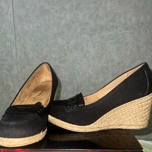 G.H Bass&Co Women's Black Canvas Penny Loafer Wedge // size 9M